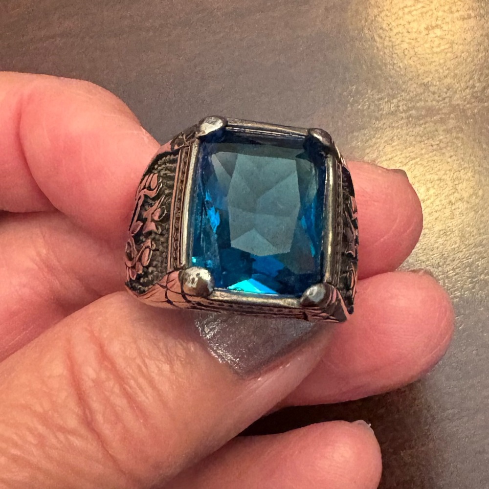 Men’s Blue Stone Ring size 10 NEW!